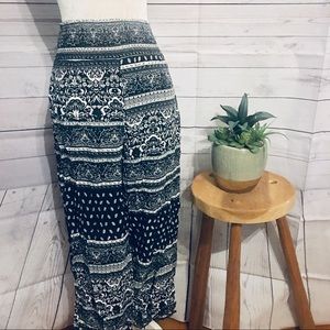 Rue 21 Black and White Palazzo Pants Size M